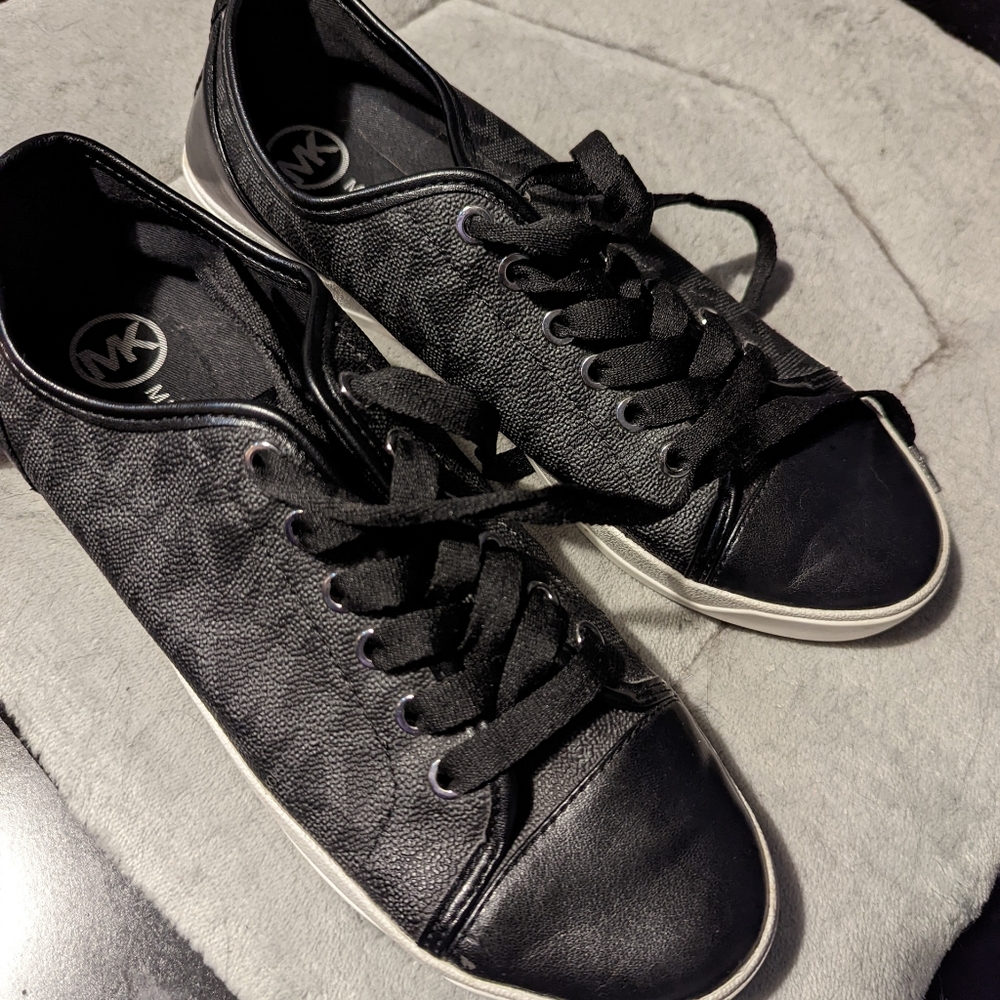 Sz9 Michael Kors City shoes